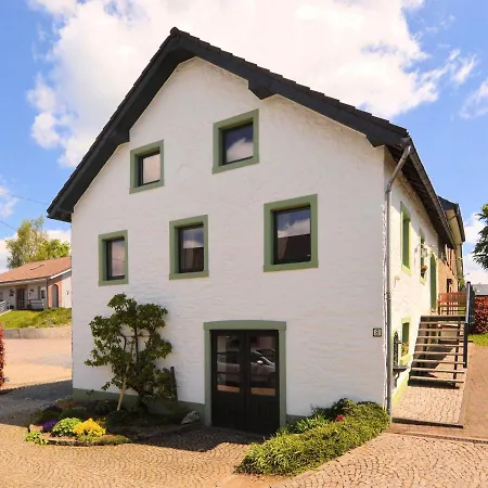 Dom wakacyjny Lovely In B Tgenbach By The